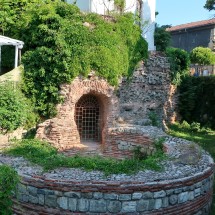 More ancient buildings in the old town of Plovdiv